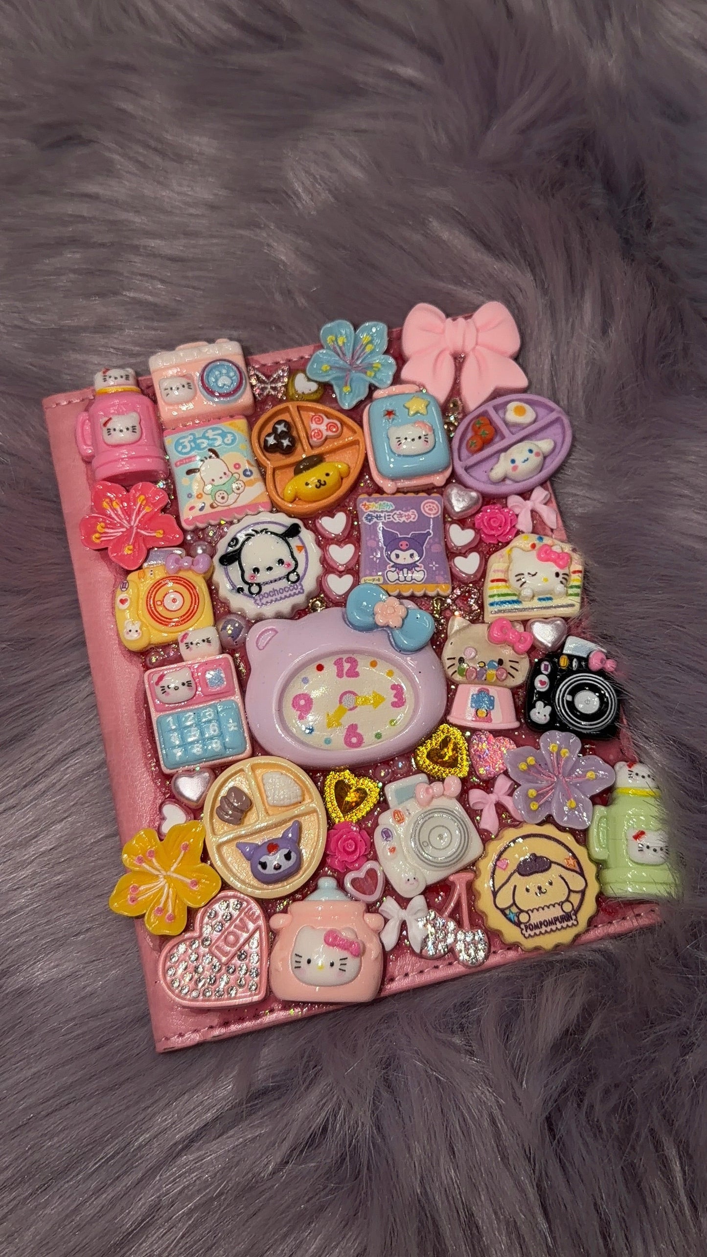 Sanrio Passport Case š