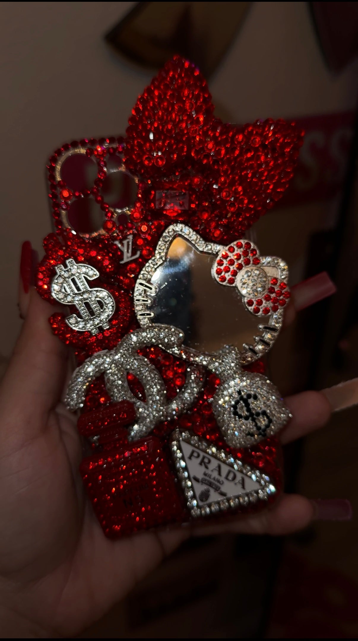 Lux Hello Kitty Case